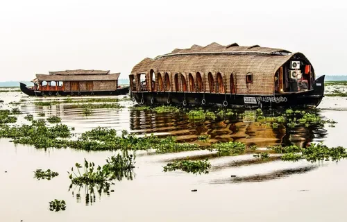 Munnar, Thekkady and Alleppey honeymoon route